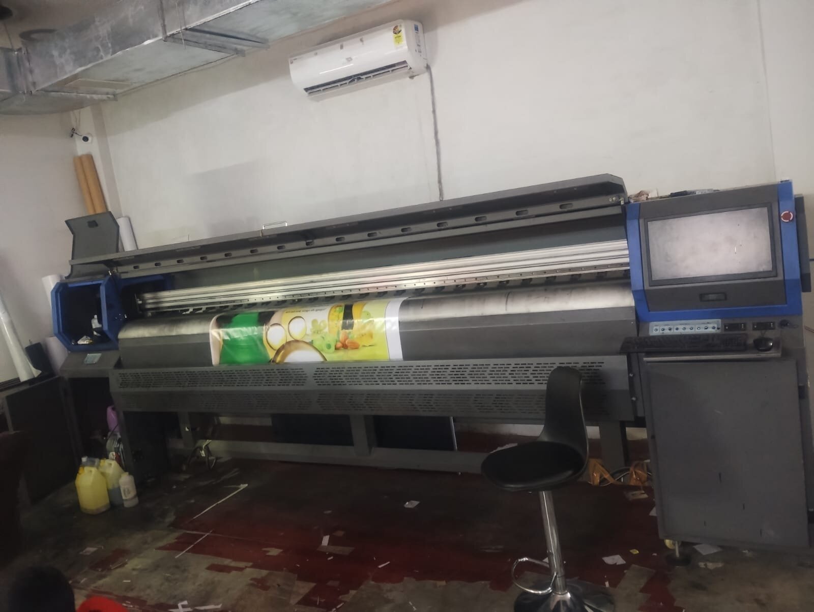Large-format printer producing a campaign banner in-house